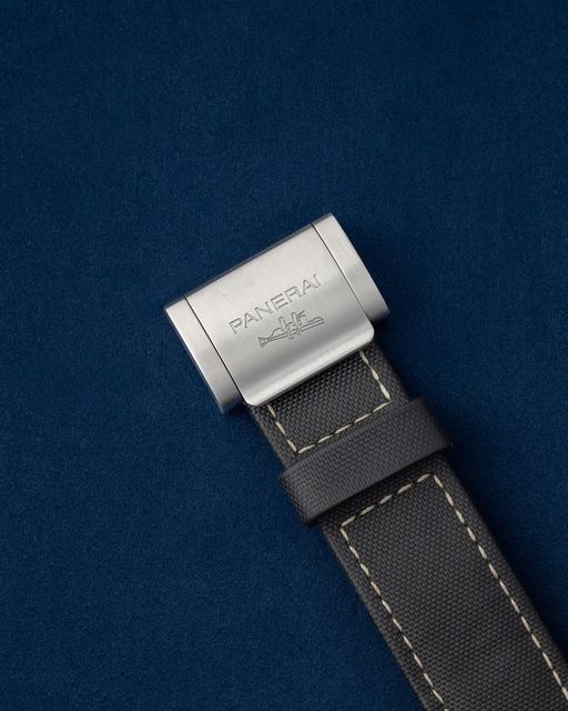 Panerai Luminor Submersible PAM00305 Image 3